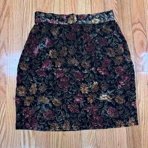 Vintage Contempo Casuals 90’s Lined Textured Floral Velvet Mini Pencil Skirt